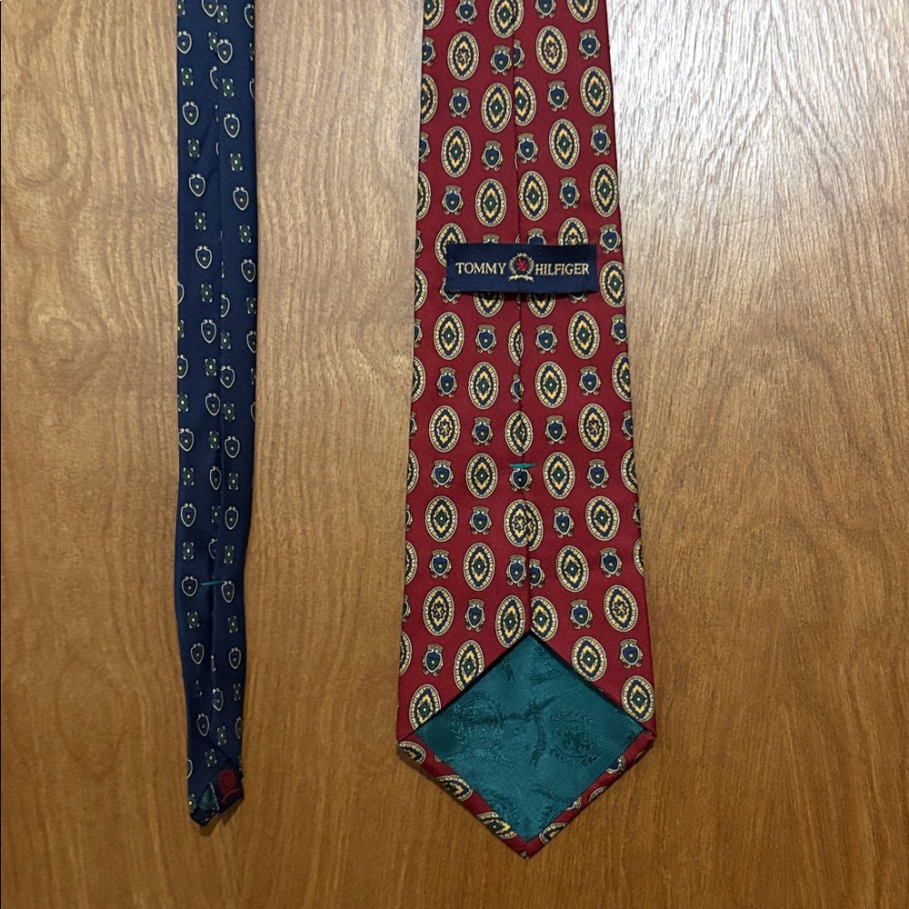 Tommy Hilfiger Red Tie - Picture 2 of 4
